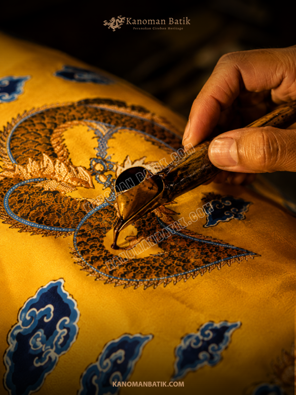 BAHAN KEMEJA NAGA KUNING MEGA MENDUNG
