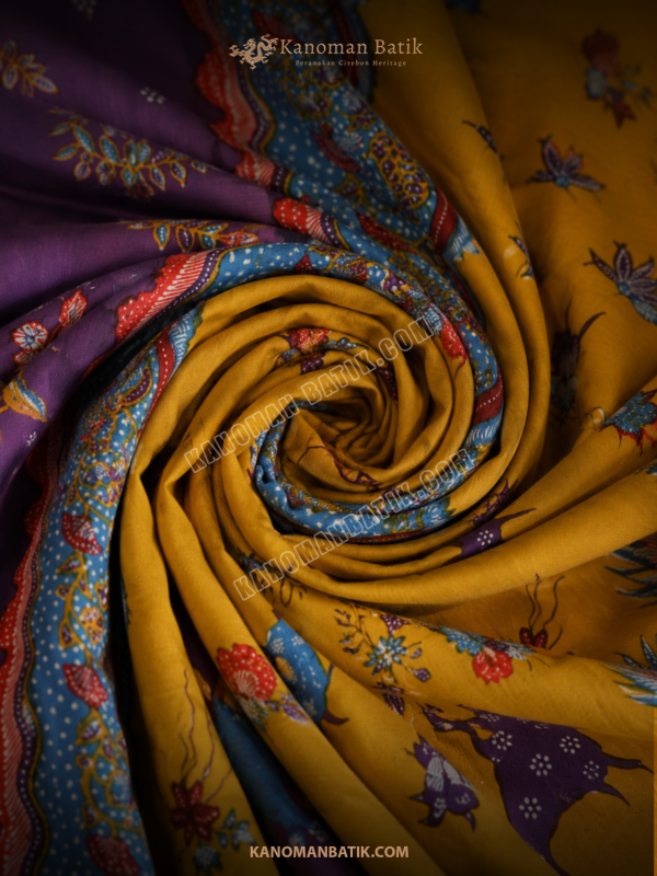 SARUNG TULIS PERANAKAN MOTIF SATWA