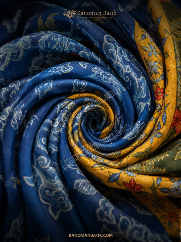 SARUNG TULIS PERANAKAN MOTIF MEGA MENDUNG KILIN