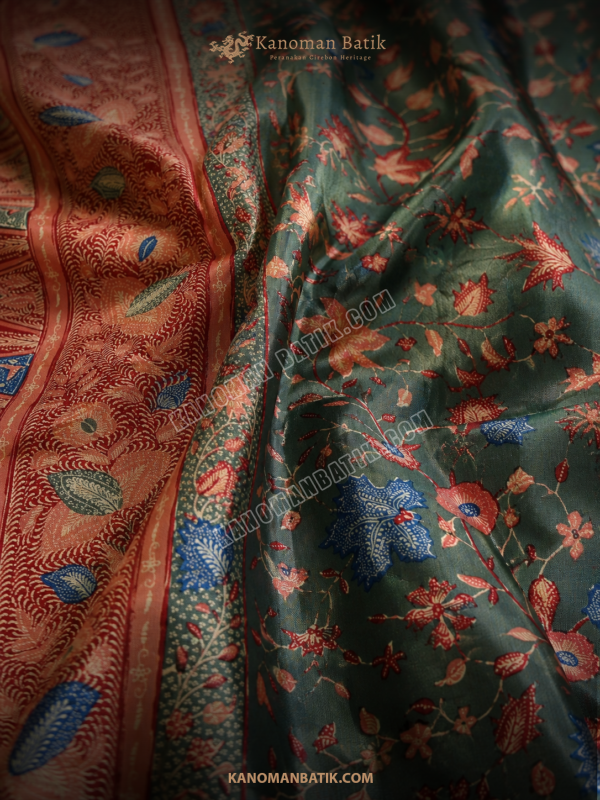 KAIN MOTIF LUNGLUNGAN KUNO