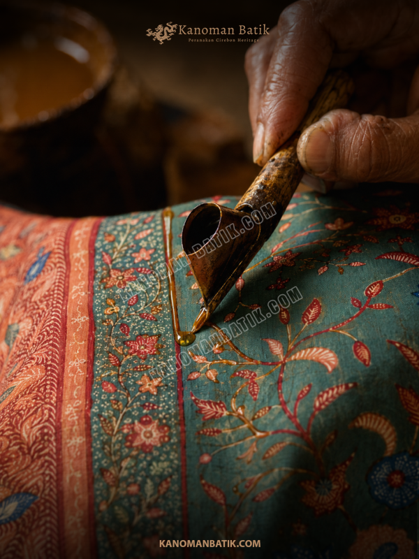 KAIN MOTIF LUNGLUNGAN KUNO